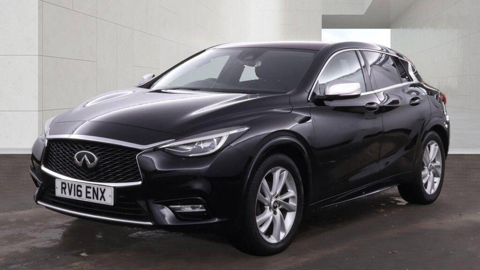 Infiniti Q30 - image 1 of 14