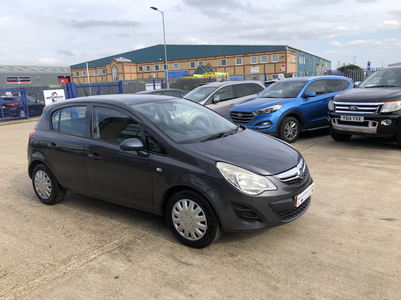 Vauxhall Corsa - image 1 of 27
