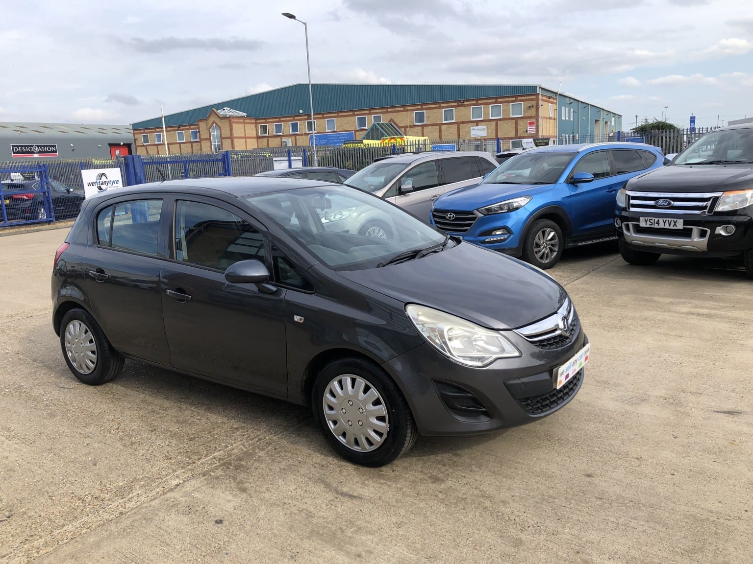 Vauxhall Corsa - image 1 of 27