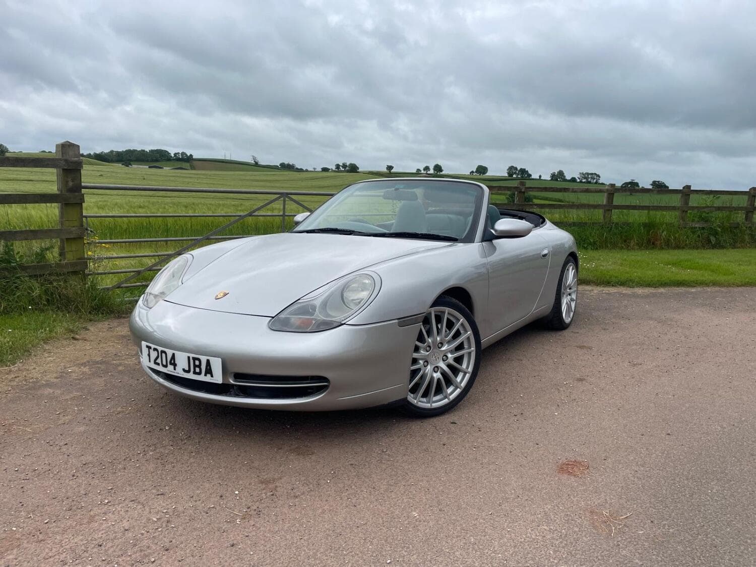 Porsche 911 - image 1 of 15