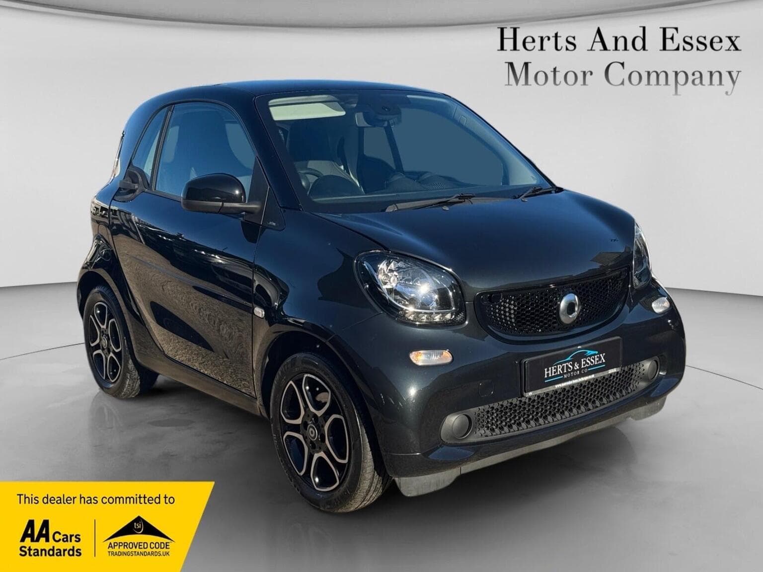 Smart Fortwo - image 1 of 31