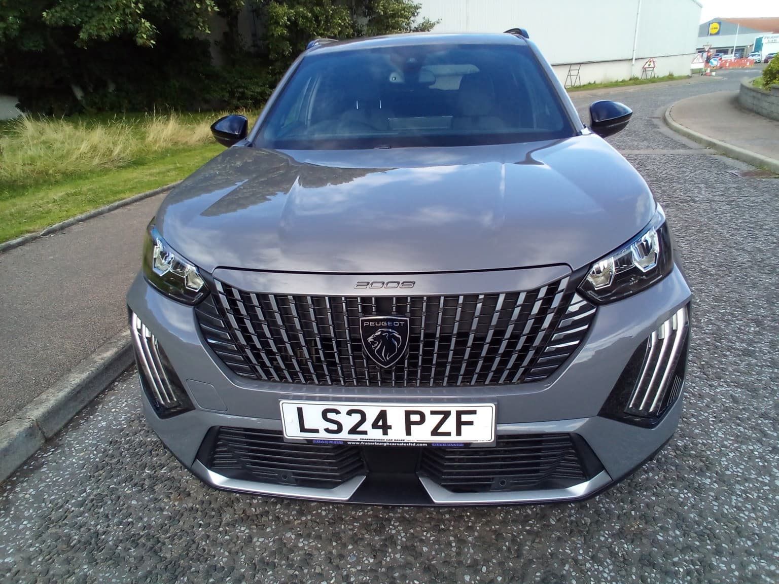 Peugeot 2008 - image 1 of 20