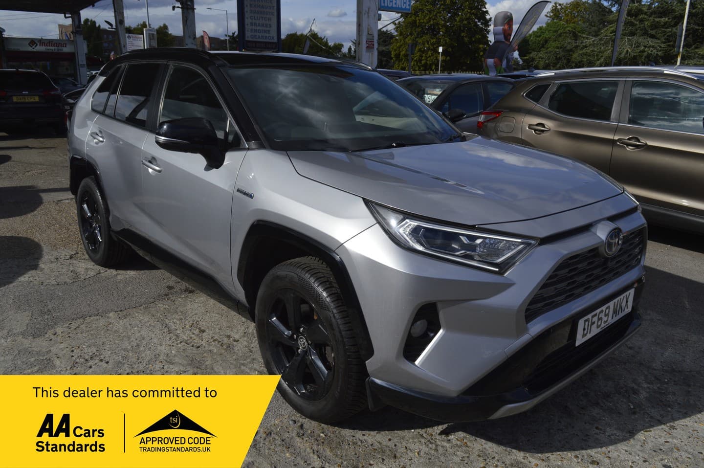 Toyota RAV4 - image 1 of 27