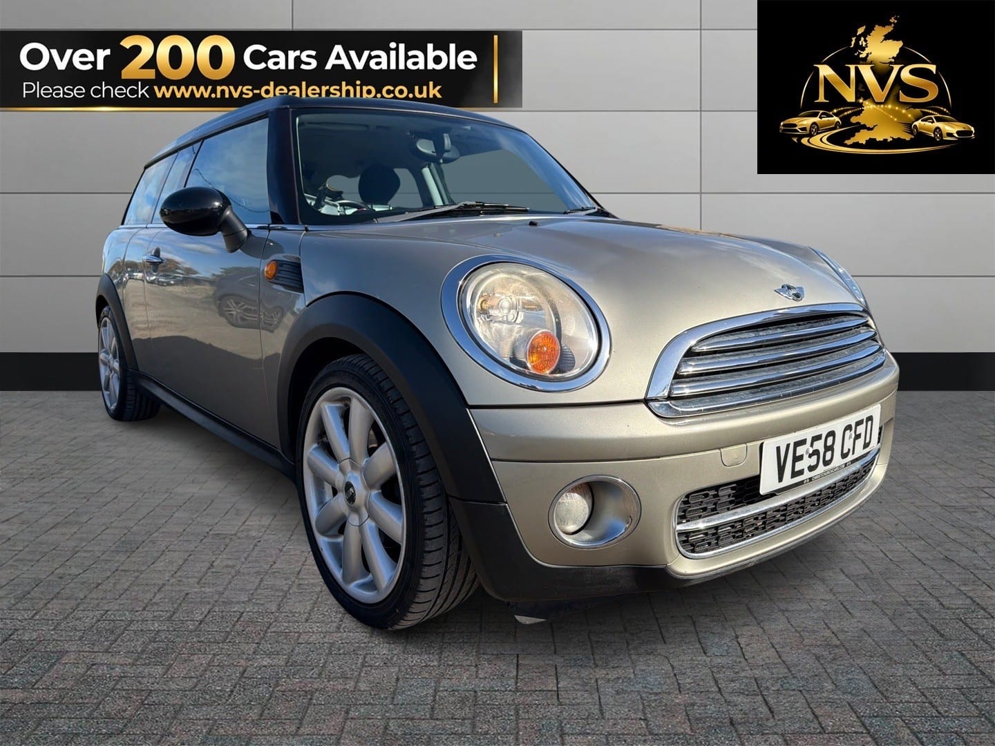 MINI Clubman - image 1 of 13