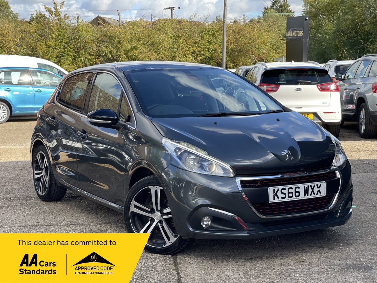 Peugeot 208 - image 1 of 63