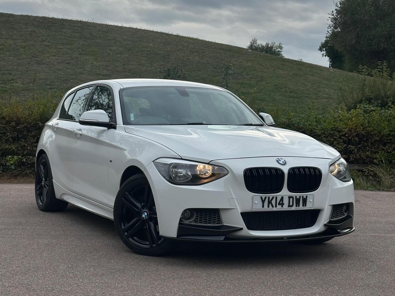 BMW 1 Series - image 1 of 31