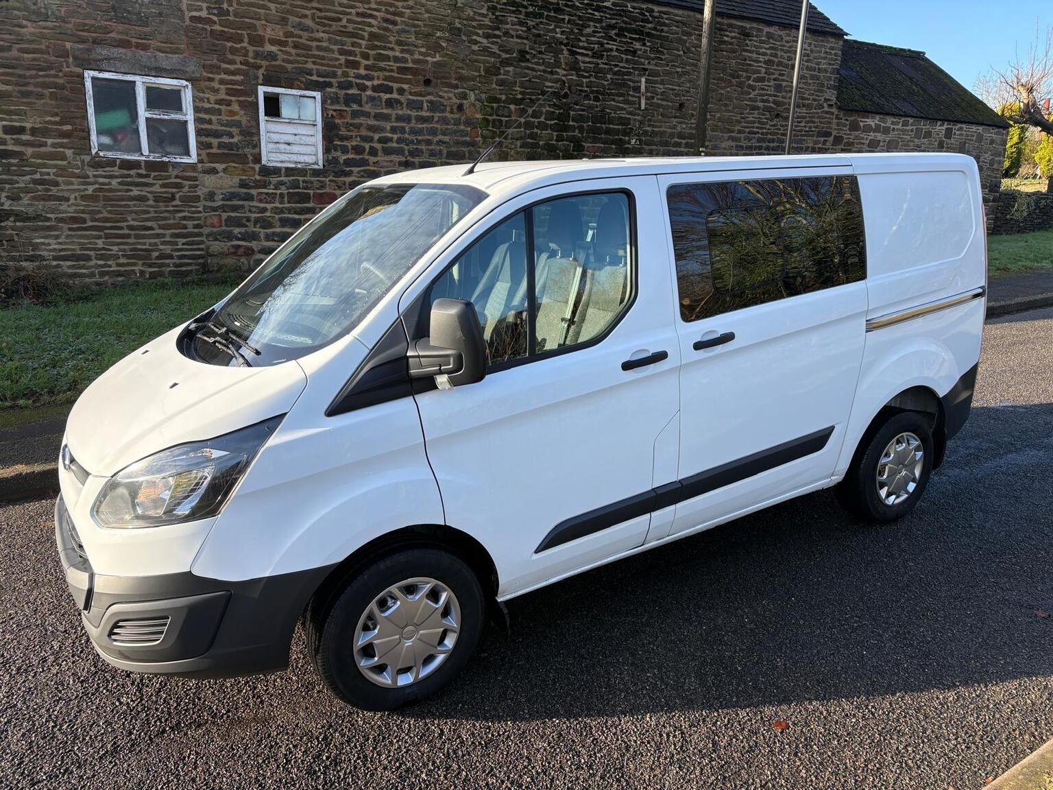 2017 Ford Transit Custom 2.0 TDCi 270 L1 H1 6dr in white — photo 1 of 11