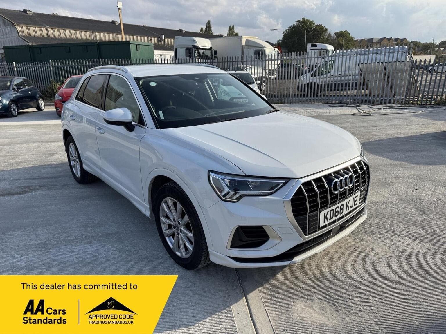 Audi Q3 - image 1 of 43