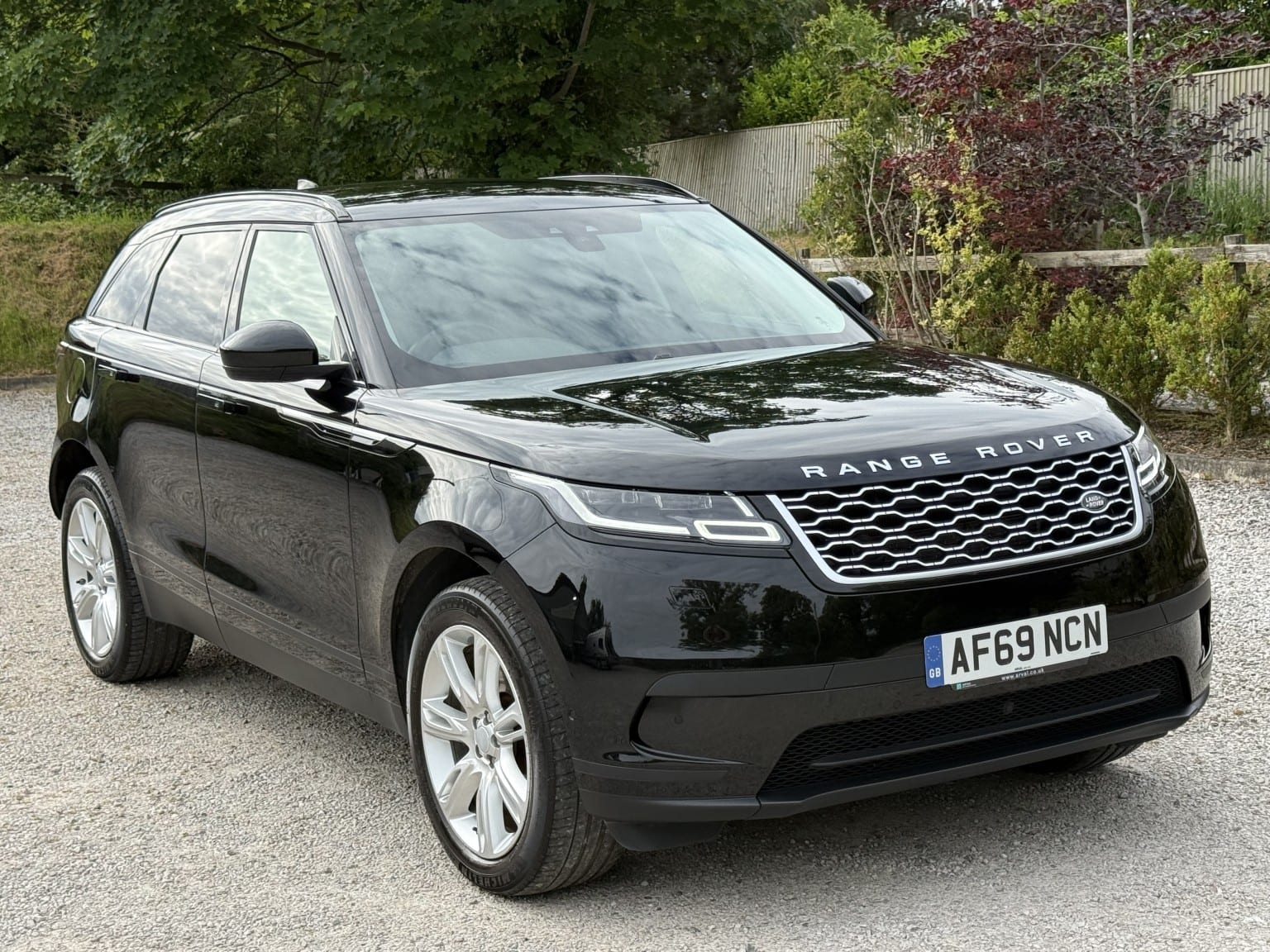 Land Rover Range Rover Velar - image 1 of 25