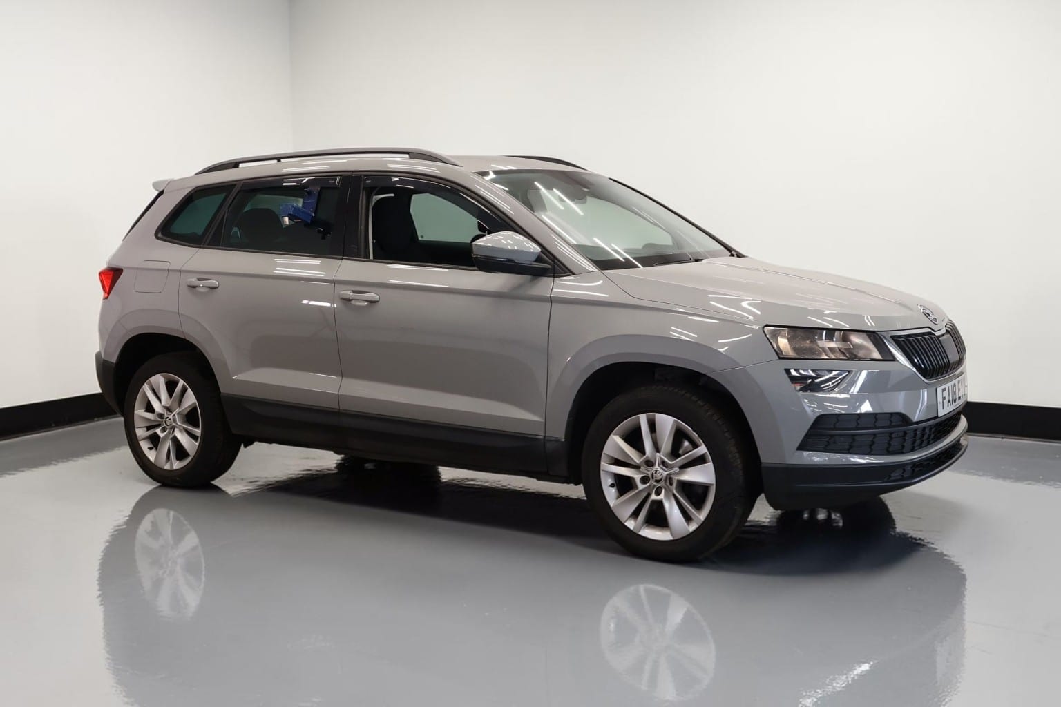 Skoda Karoq - image 1 of 9
