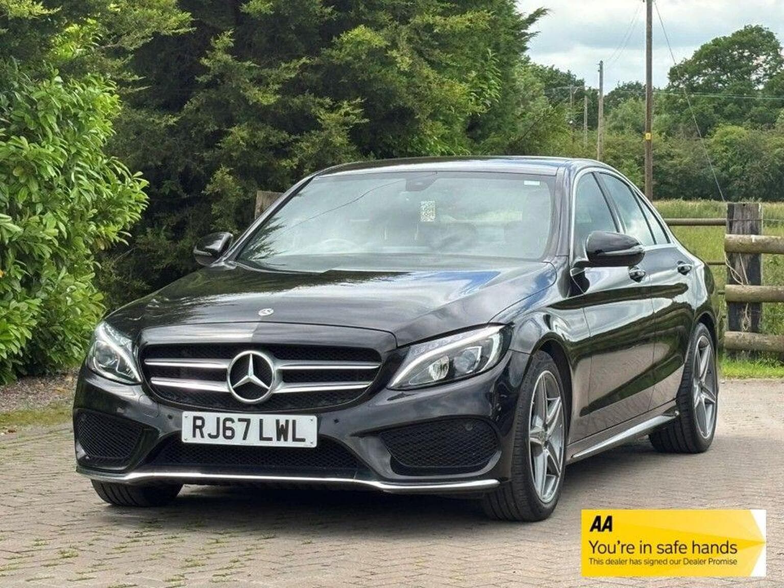 Mercedes-Benz C Class - image 1 of 41