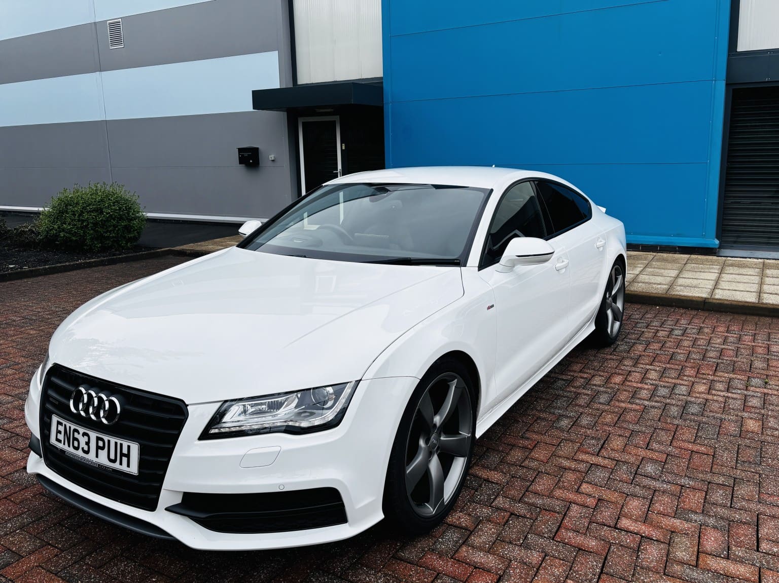 Audi A7 - image 1 of 32