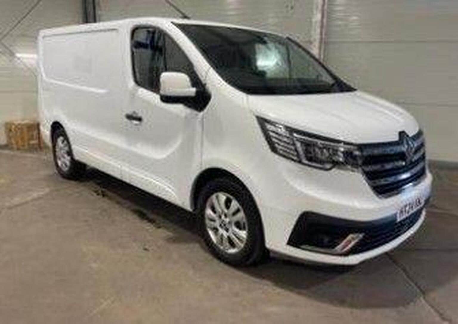 RENAULT TRAFIC - image 1 of 10