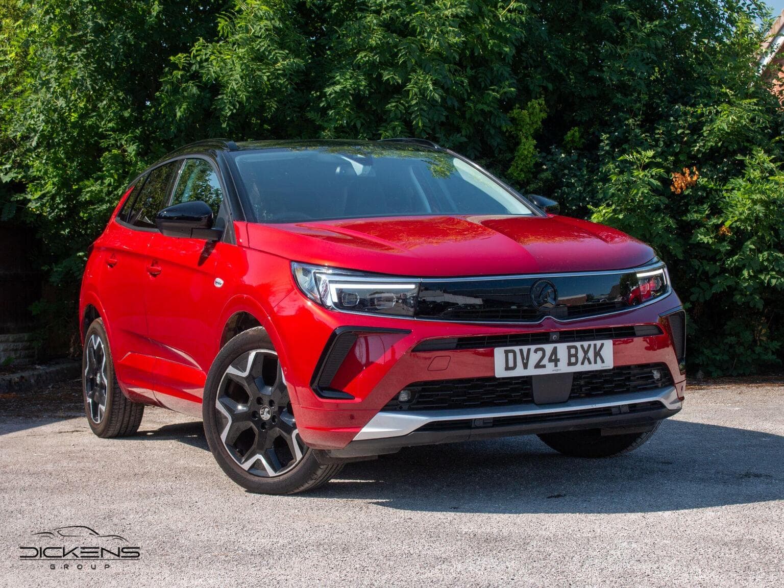 Vauxhall Grandland - image 1 of 25