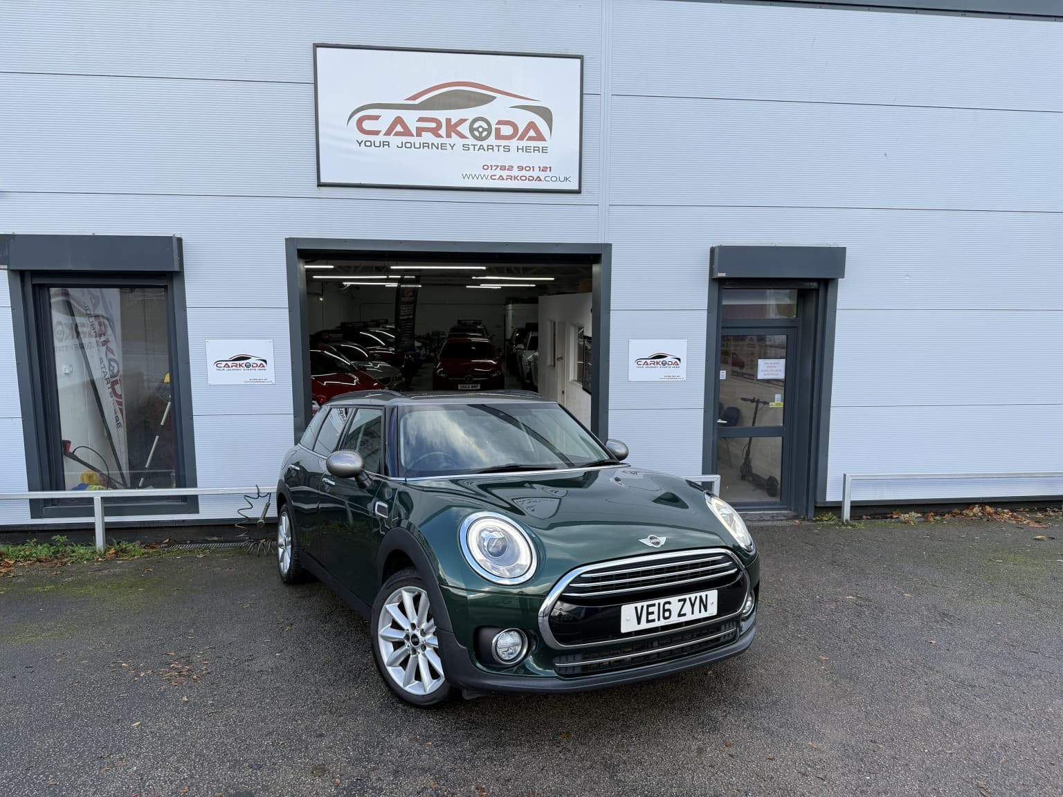 MINI Clubman - image 1 of 100