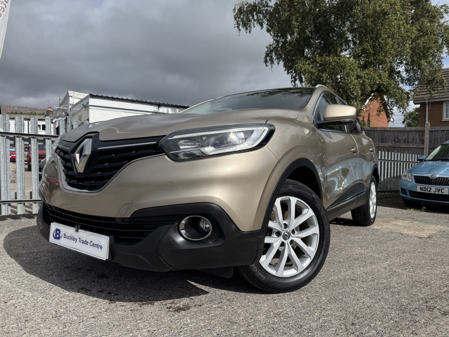 Renault Kadjar - image 1 of 37