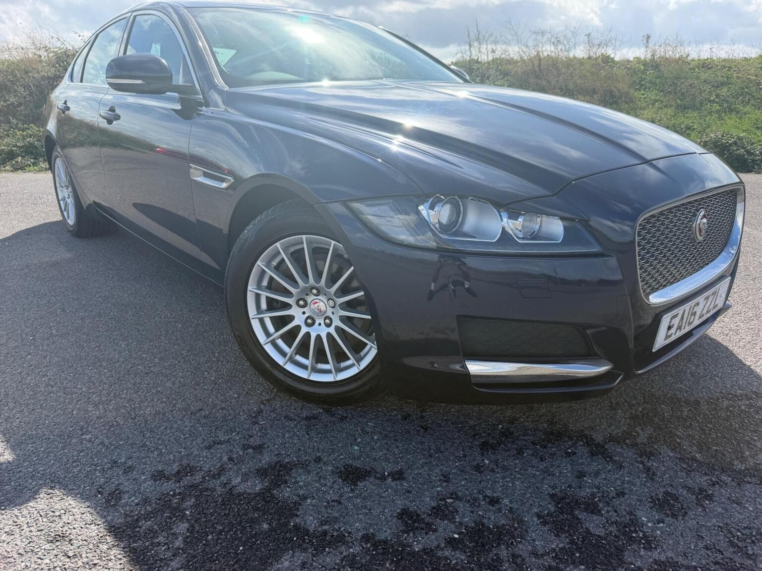 Jaguar XF - image 1 of 100