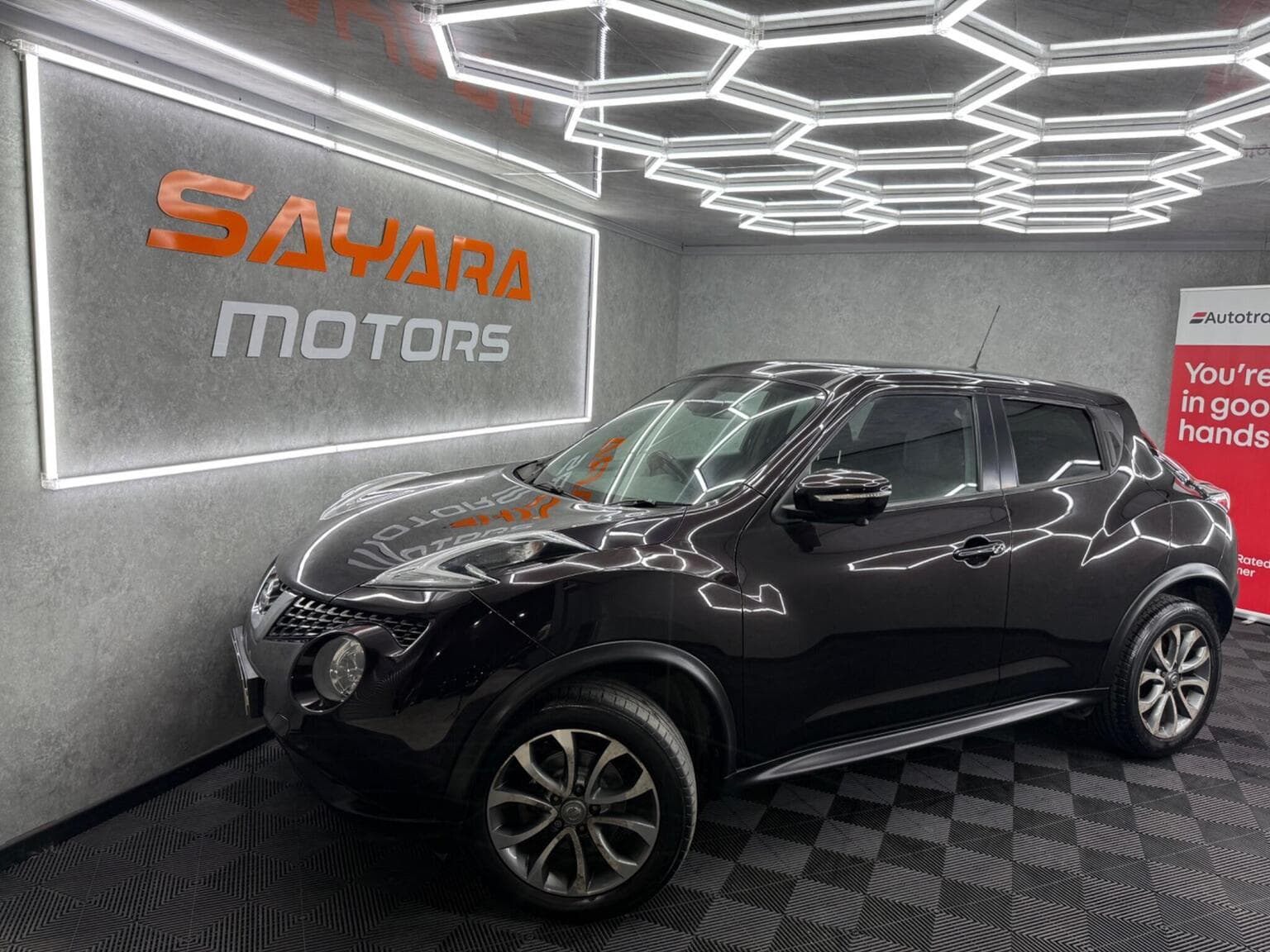Nissan Juke - image 1 of 35