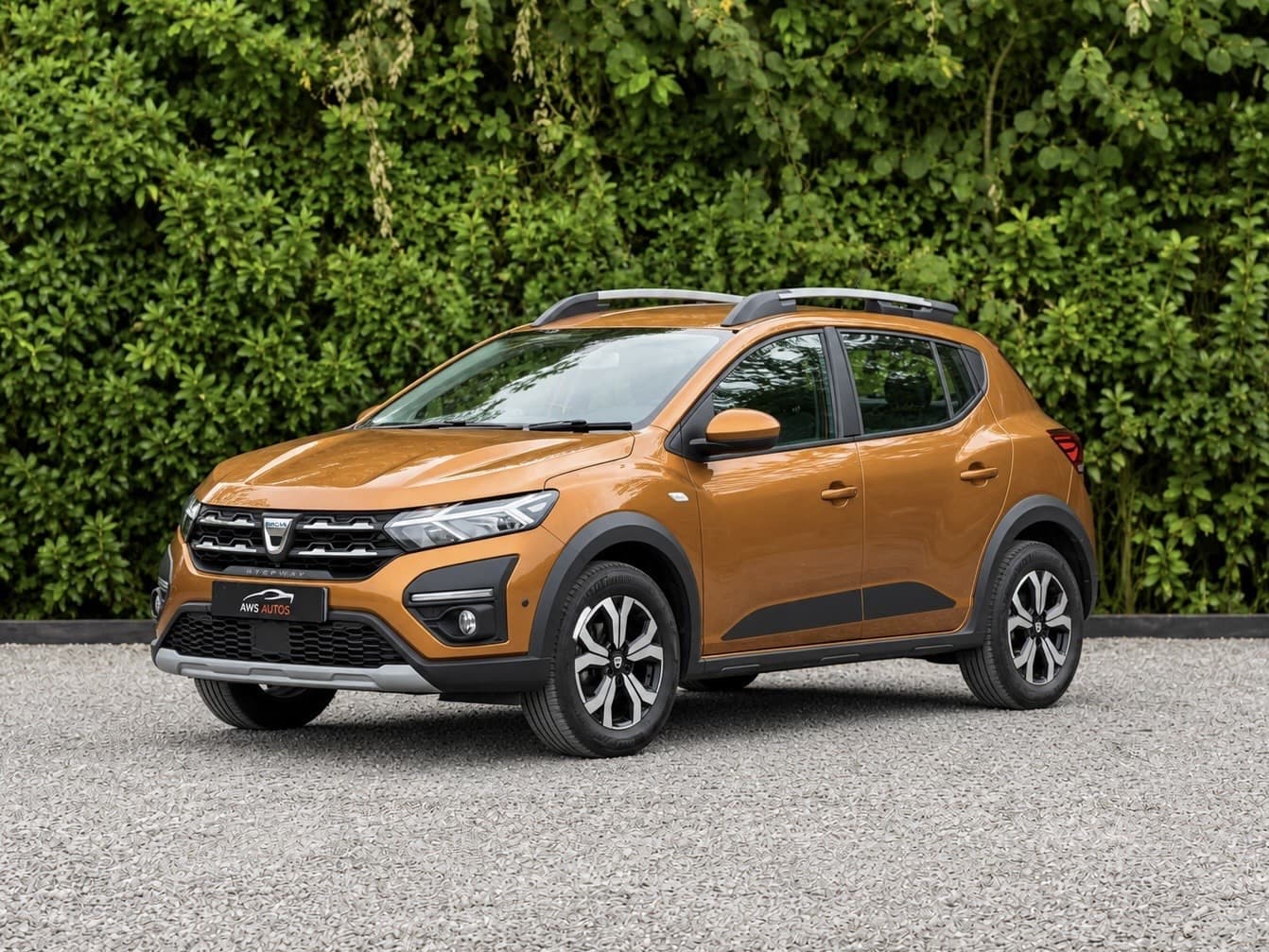 Dacia Sandero Stepway - image 1 of 82