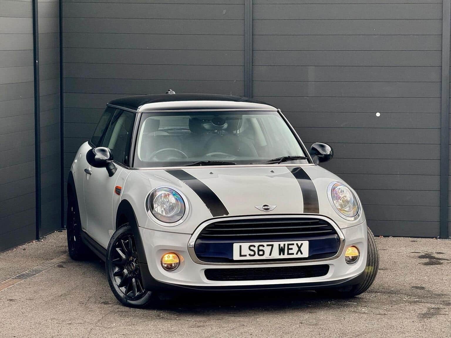 MINI Hatch - image 1 of 60
