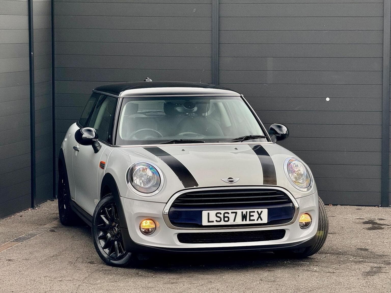 MINI Hatch - image 1 of 60