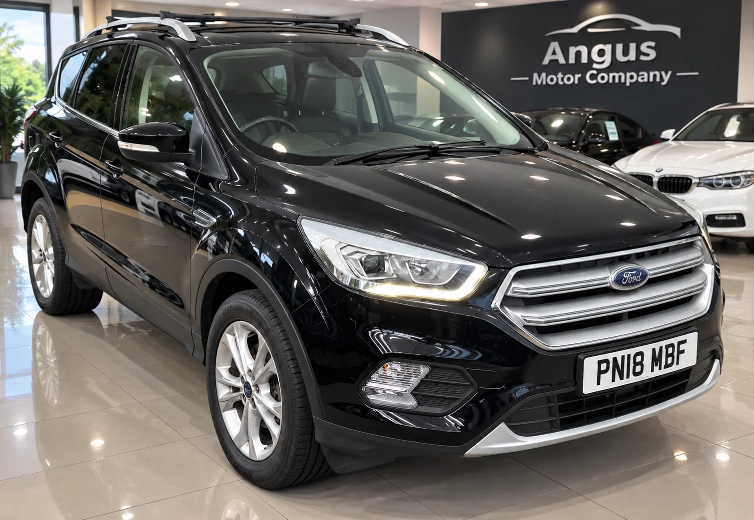 Ford Kuga - image 1 of 28