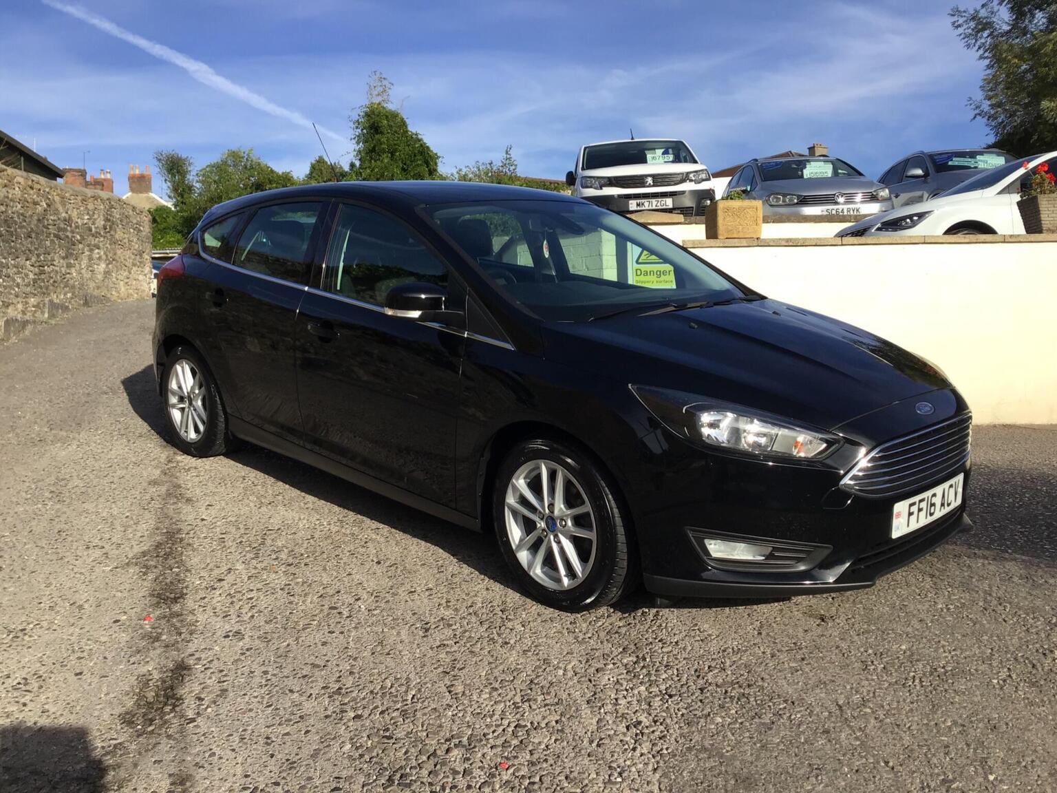 Ford Focus - image 1 of 18