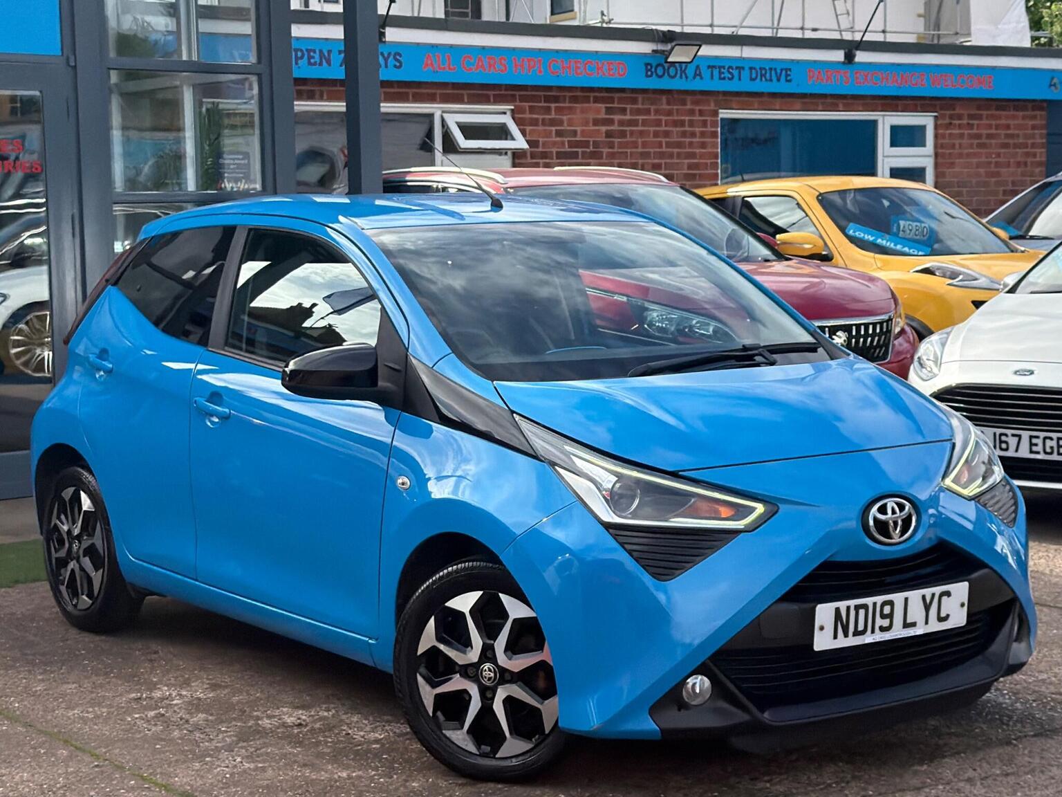 Toyota Aygo - image 1 of 72