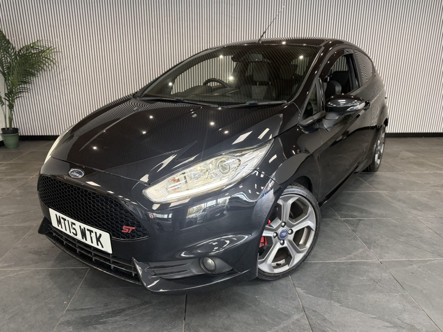 Ford Fiesta - image 1 of 26