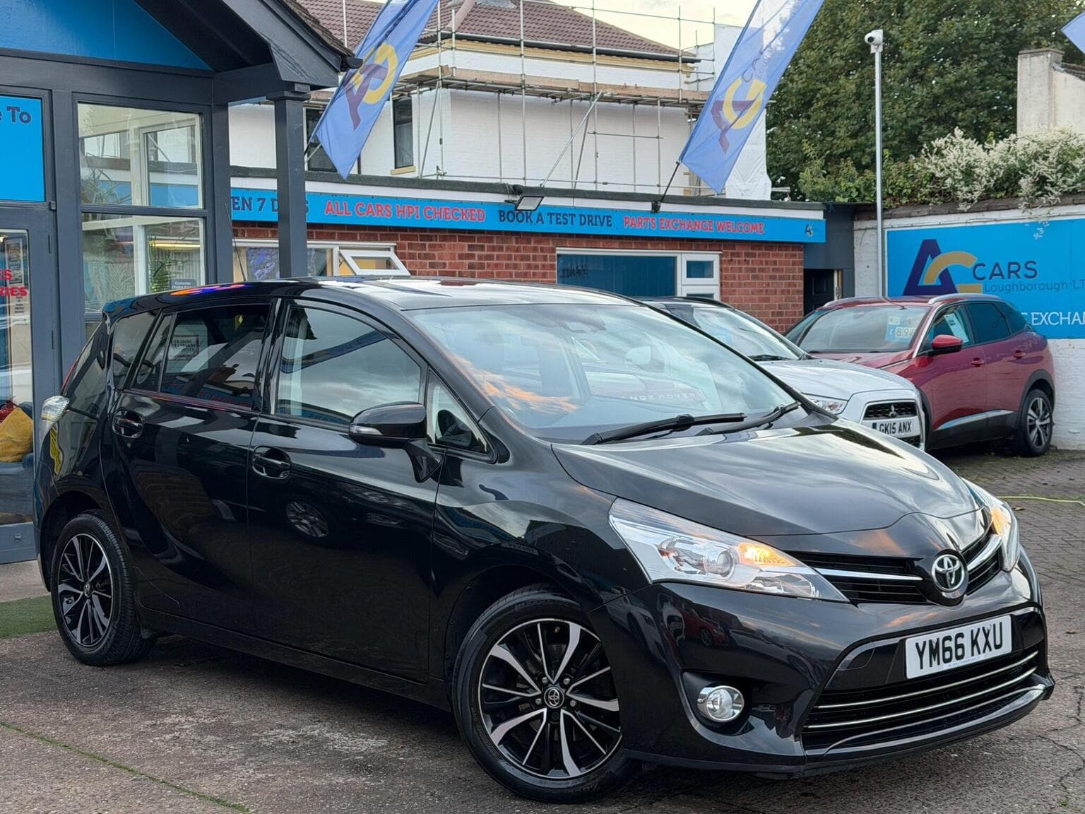 2017 Toyota Verso 1.8 V-Matic Design Multidrive S Euro 6 — photo 1 of 76