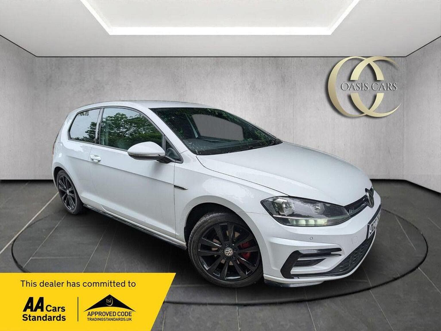 Volkswagen Golf - image 1 of 16