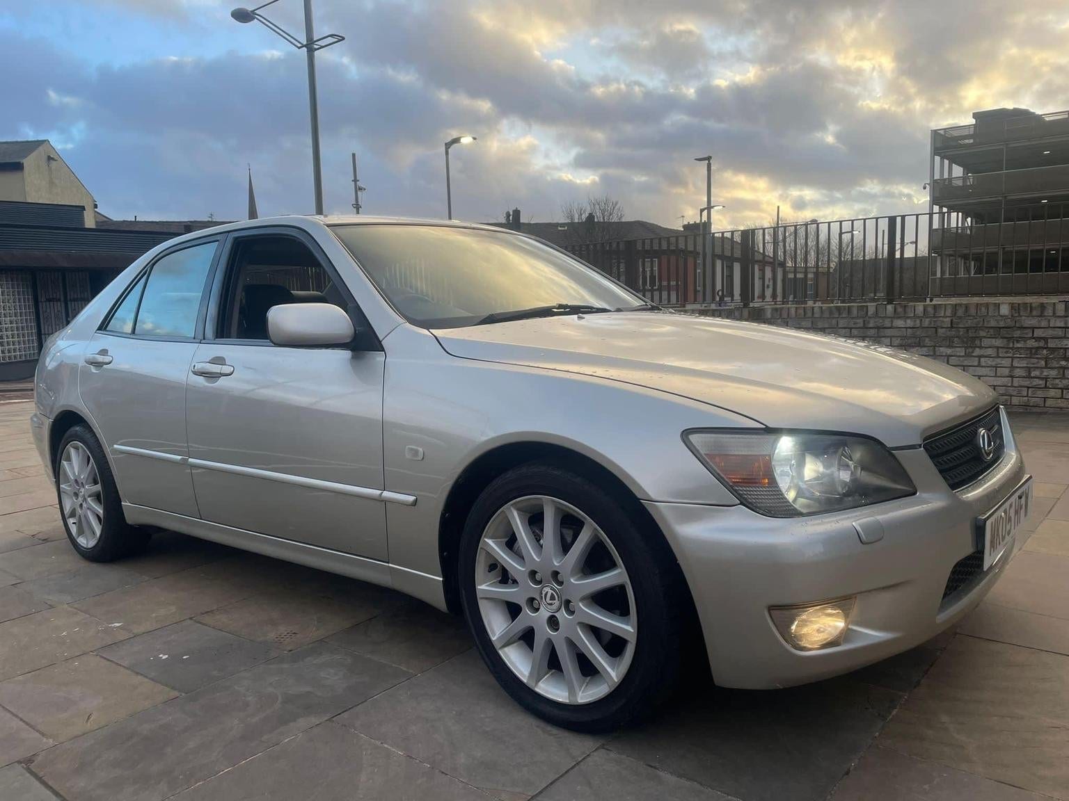 Lexus IS - image 1 of 12