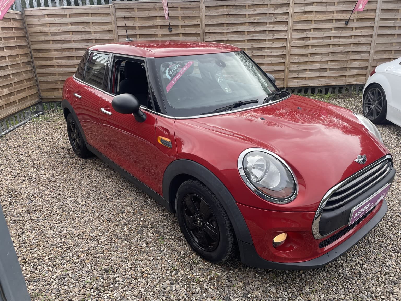 MINI Hatch - image 1 of 25