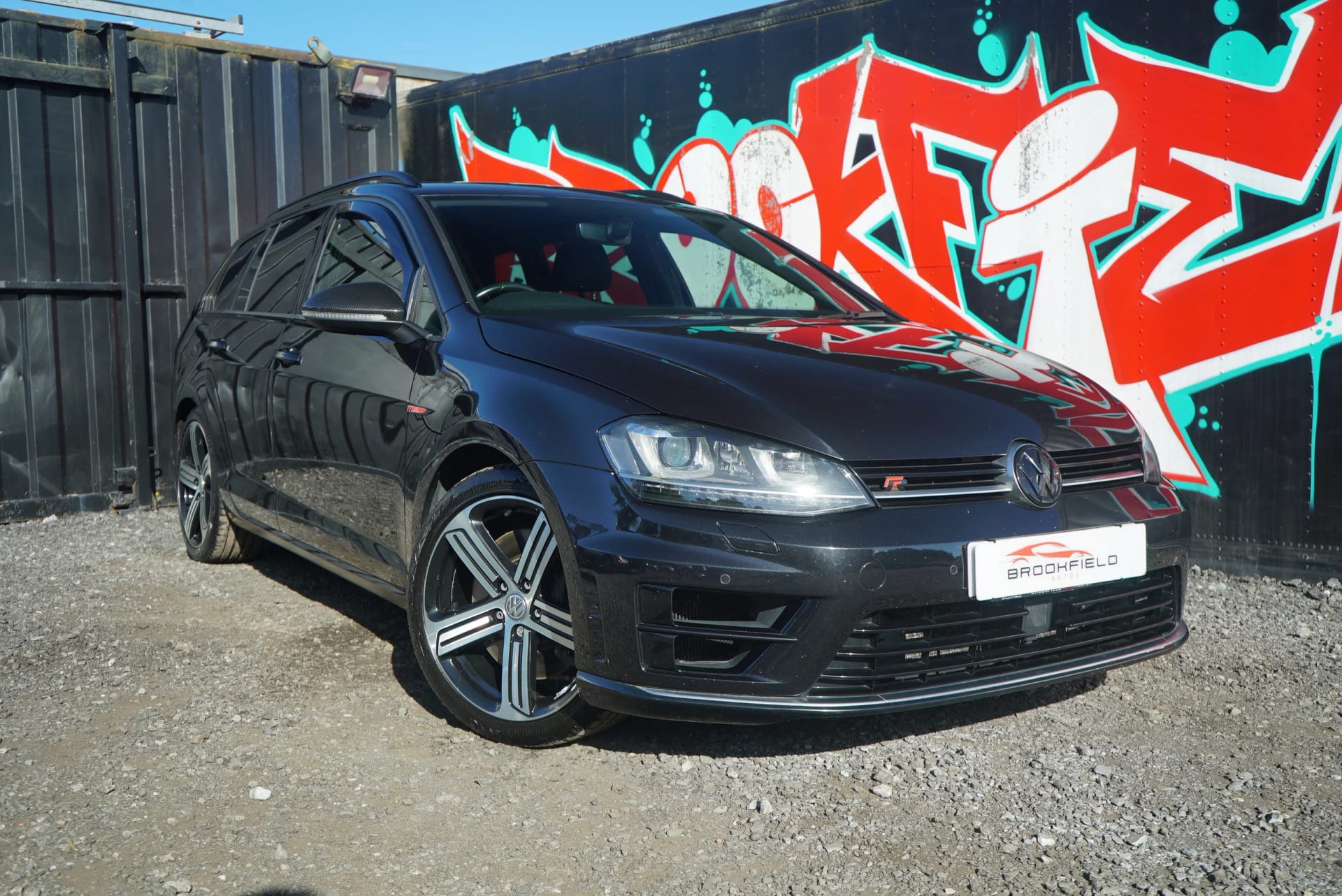 Volkswagen Golf - image 1 of 37