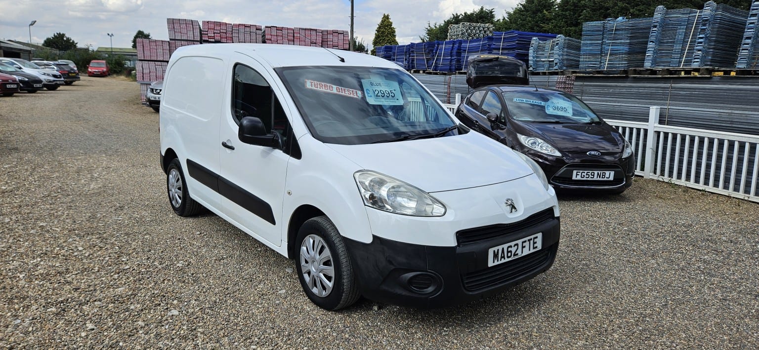 Peugeot Partner - image 1 of 12