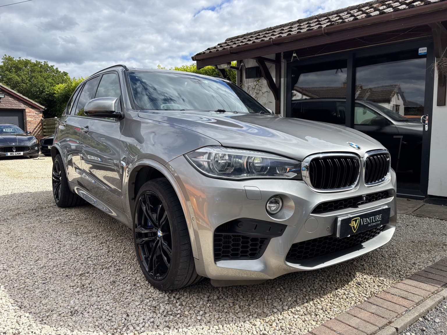 BMW X5 M - image 1 of 47