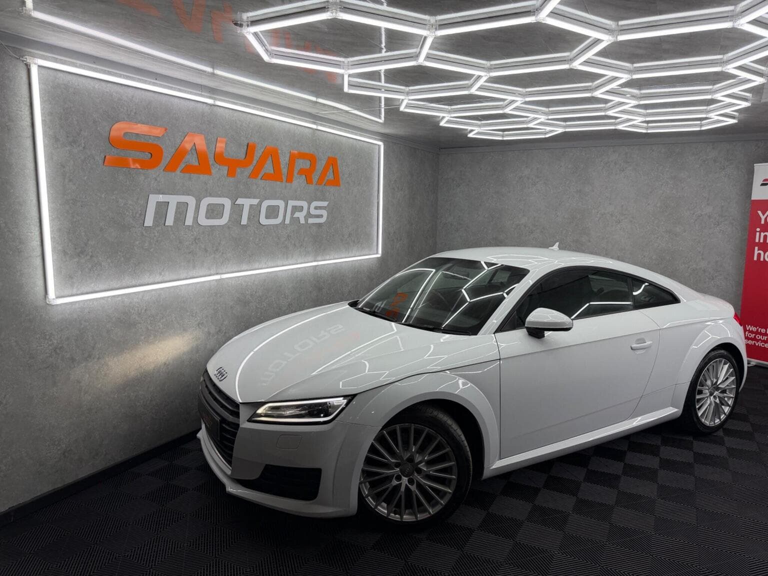 Audi TT - image 1 of 46