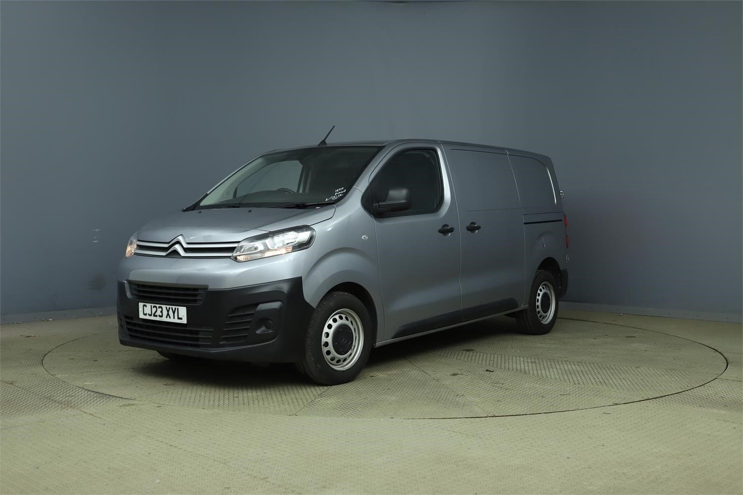 2023 Citroen Dispatch 1.5 Dispatch 1.5BHDi 100 MWB Enterprise in grey — photo 1 of 11