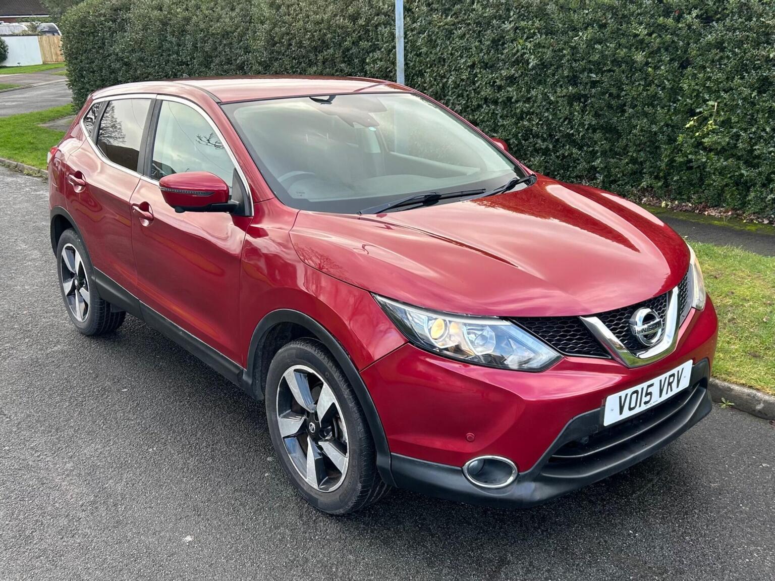 Nissan Qashqai - image 1 of 85