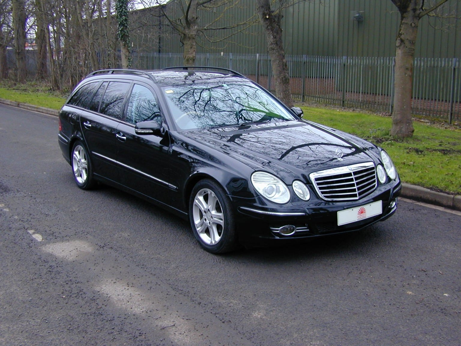 Mercedes-Benz E Class - image 1 of 12