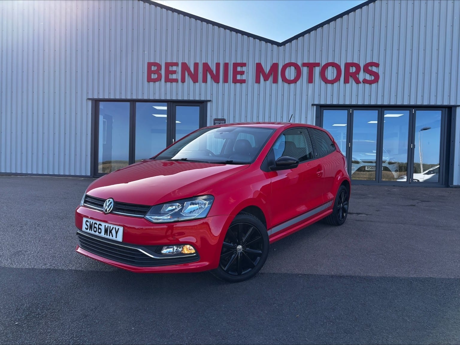 Volkswagen Polo - image 1 of 19