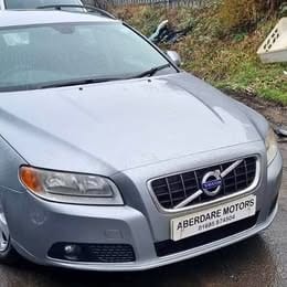Volvo V70 - image 1 of 12
