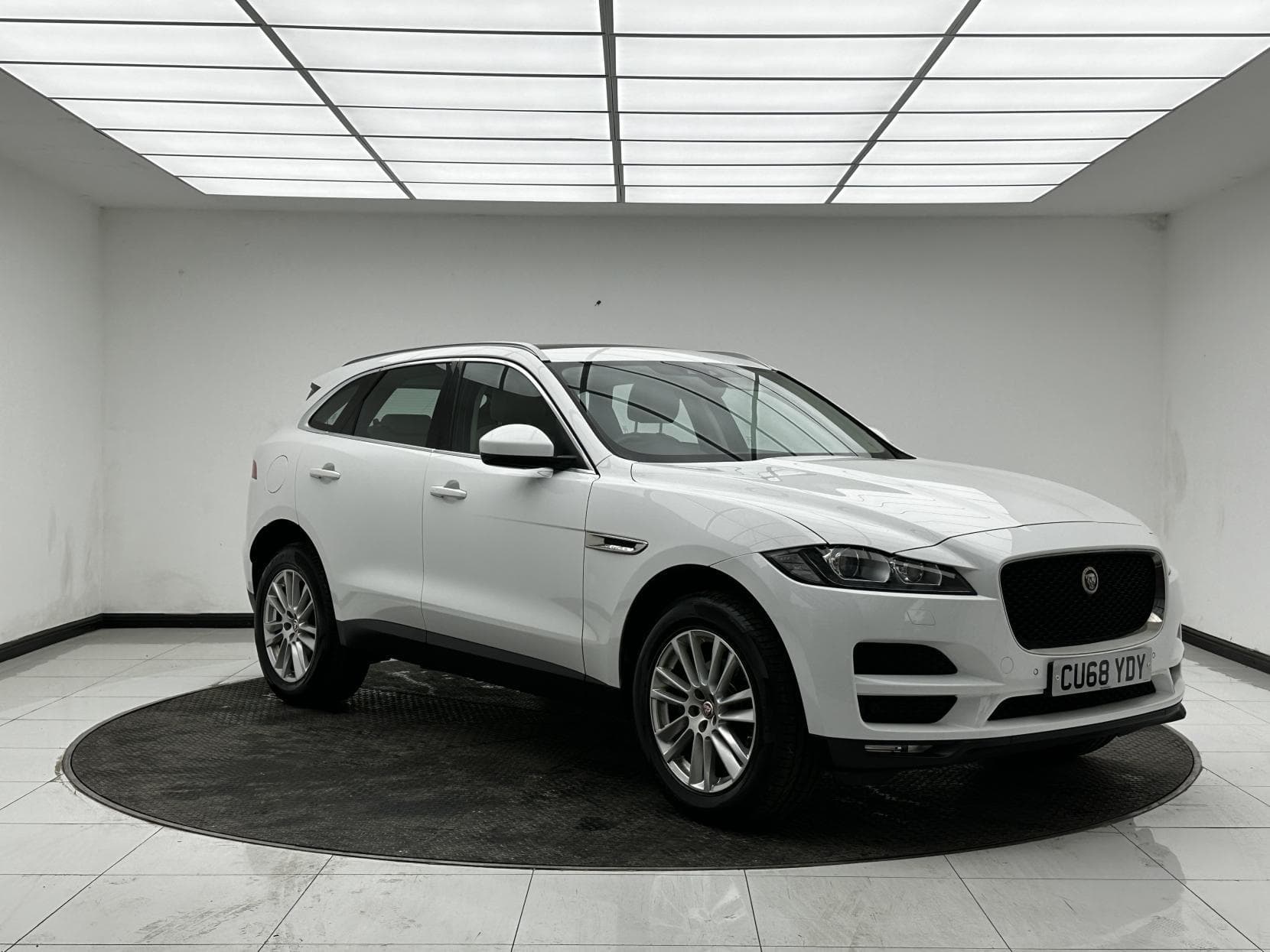 Jaguar F-Pace - image 1 of 55