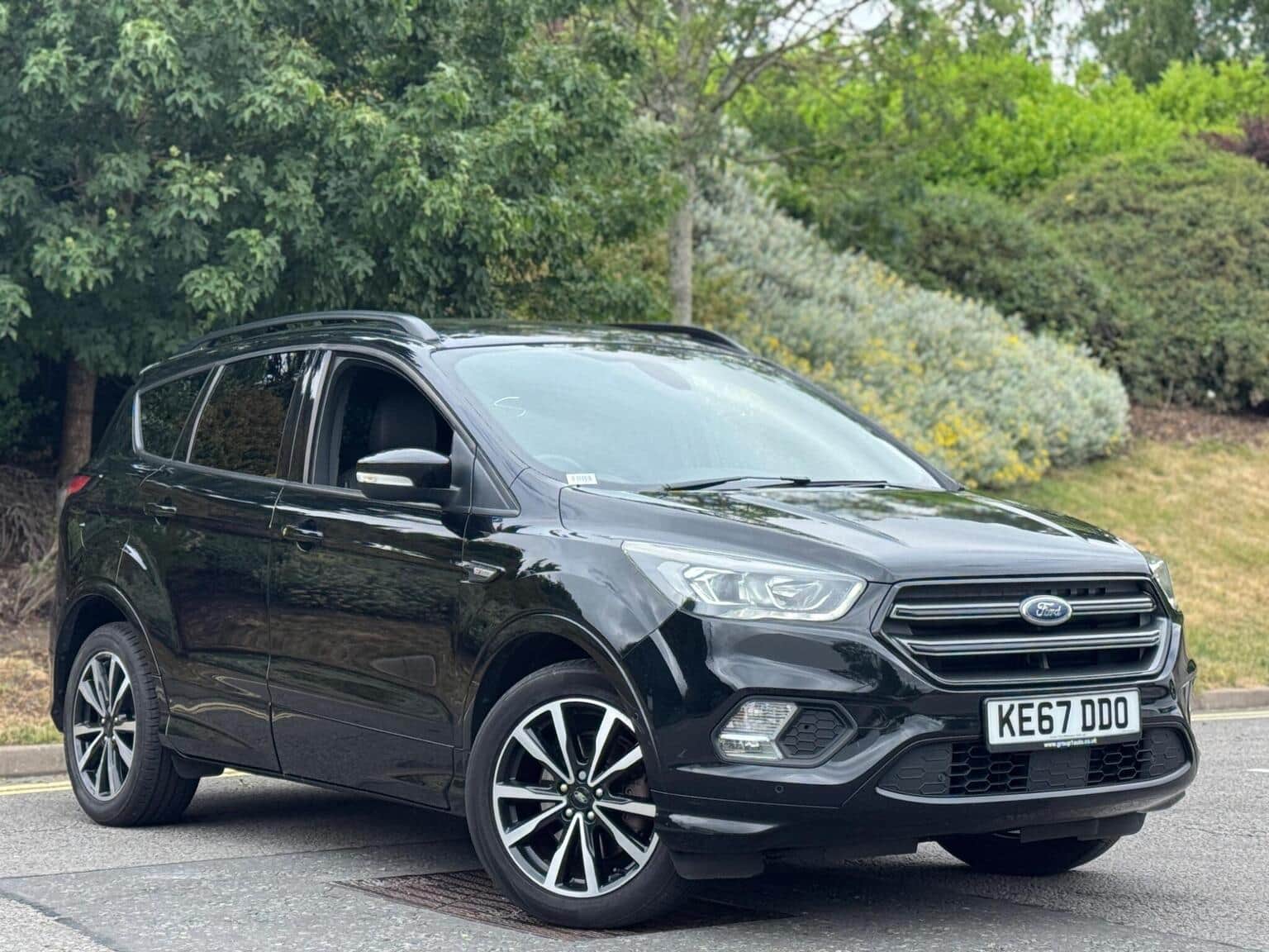 Ford Kuga - image 1 of 43