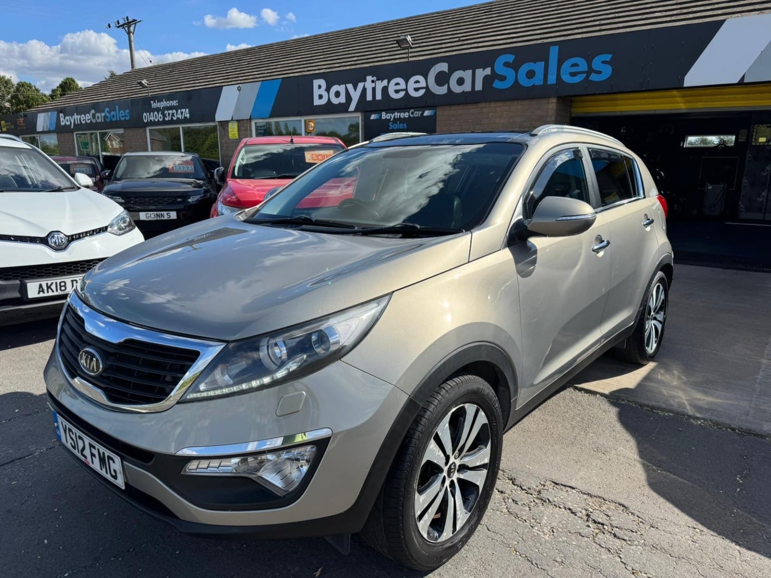 Kia Sportage - image 1 of 17
