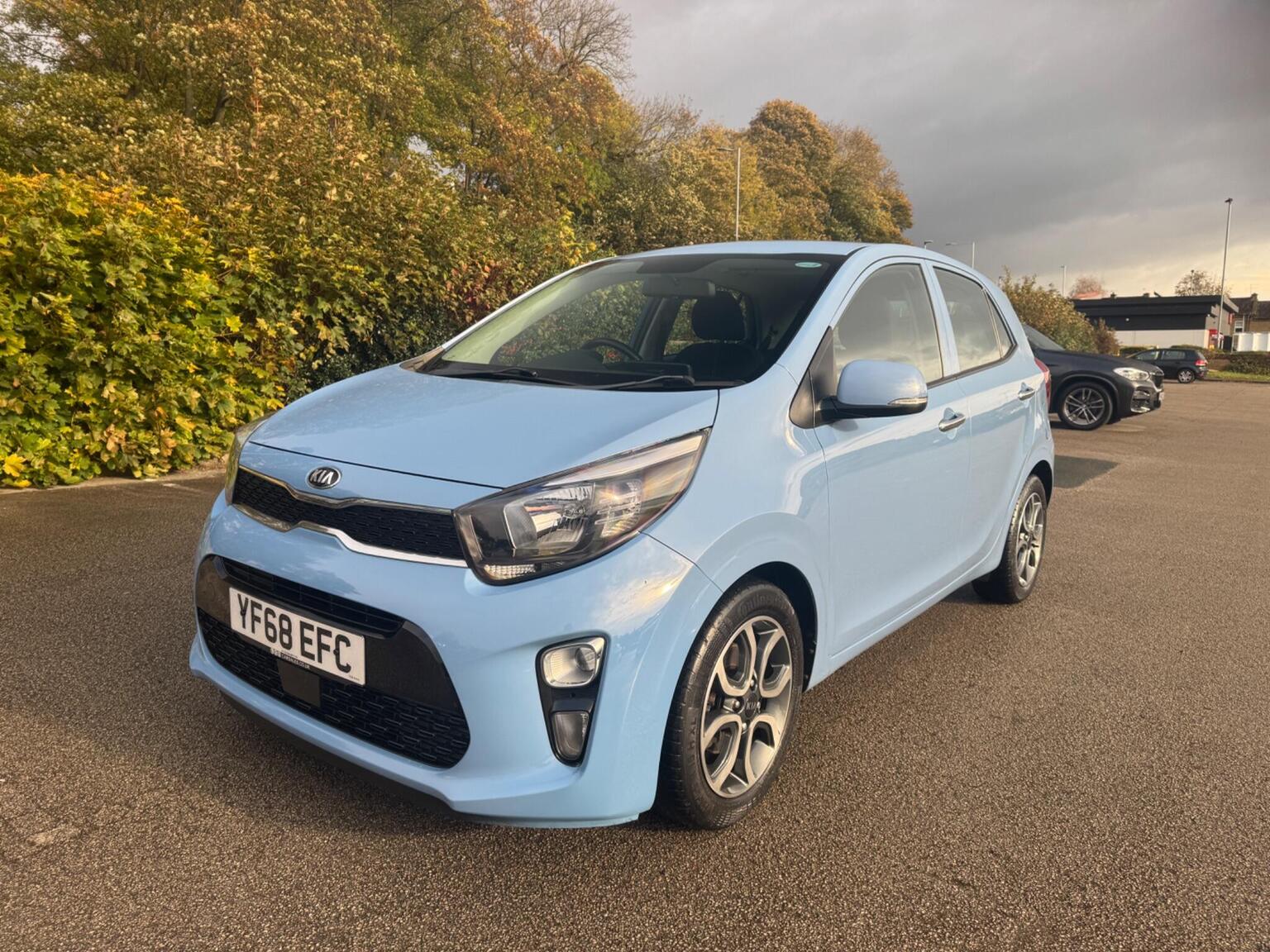 Kia Picanto - image 1 of 47