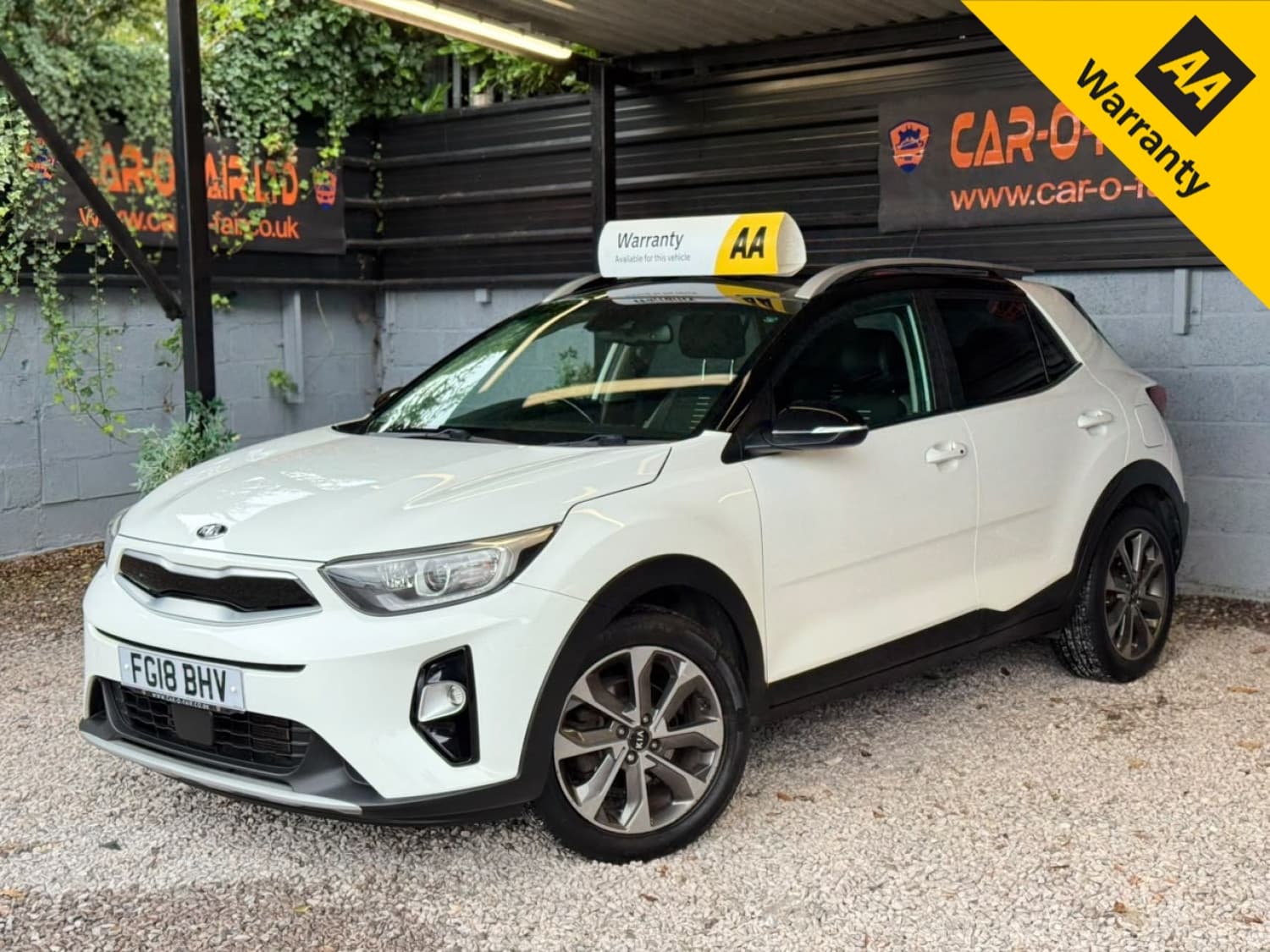 Kia Stonic - image 1 of 33