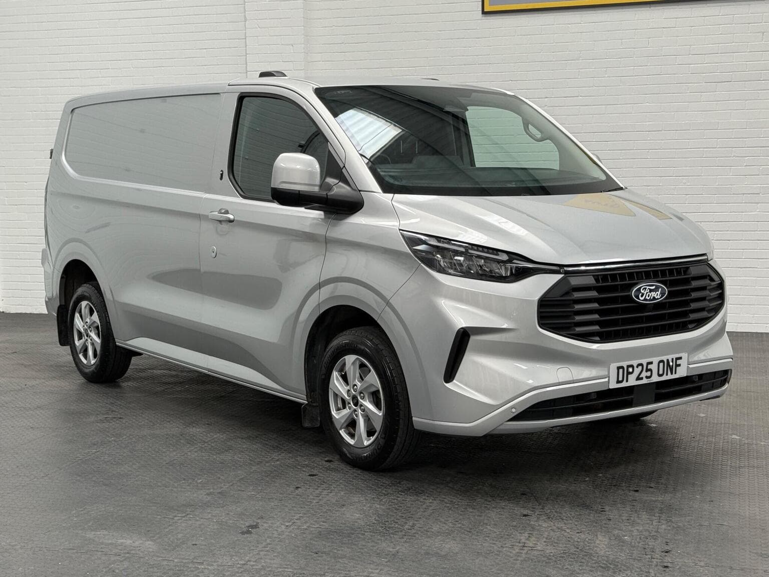 Ford Transit Custom - image 1 of 99