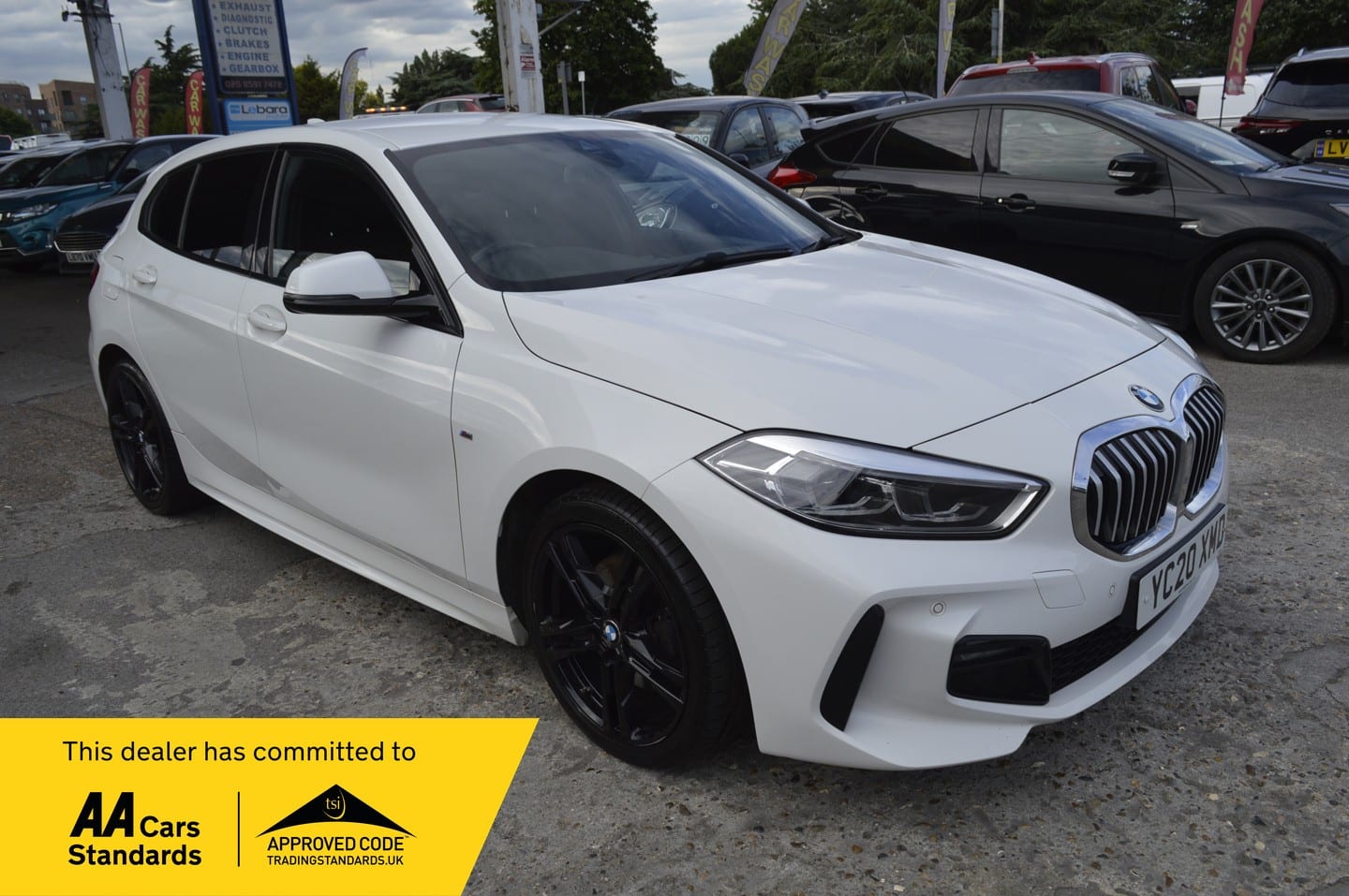 BMW 1 Series - image 1 of 26