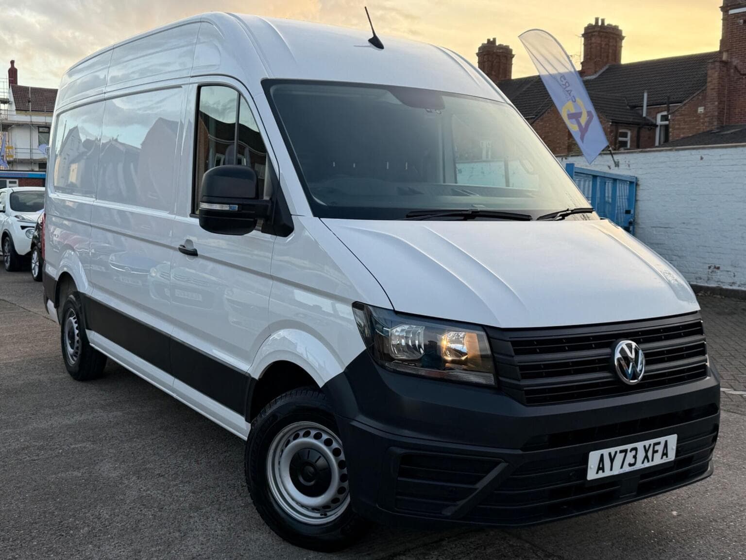 Volkswagen Crafter - image 1 of 6